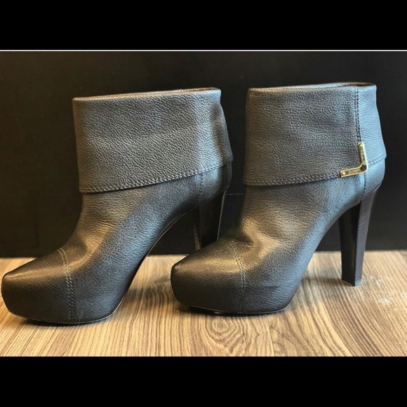 louis vuitton shoes booties